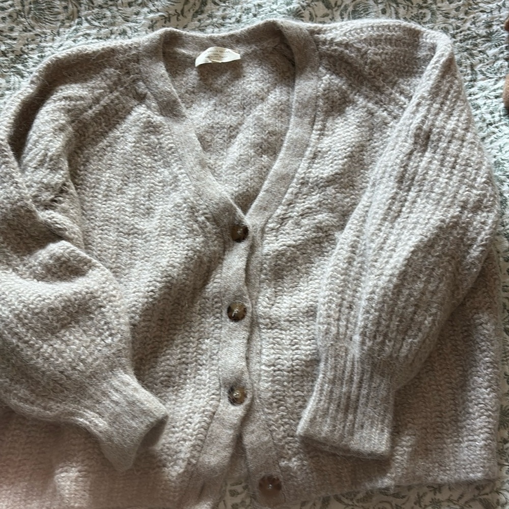 Sézane Basile Cardigan size medium. Loved but still gorgeous!